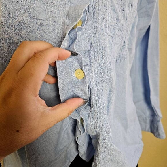 Kenneth Scott Chambray Button Down Top - Picture 3 of 8
